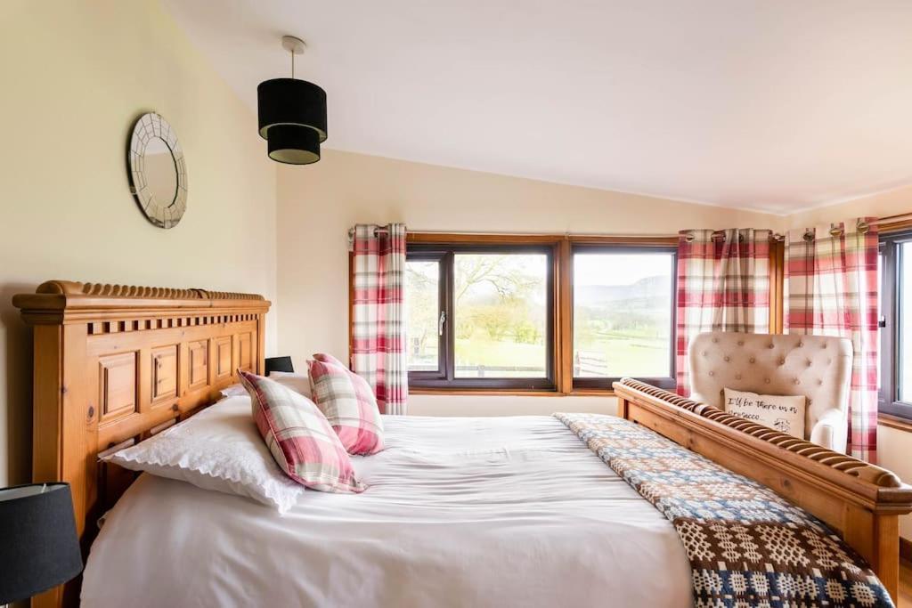 The Retreat Villa Llanrhaeadr-ym-Mochnant Bagian luar foto