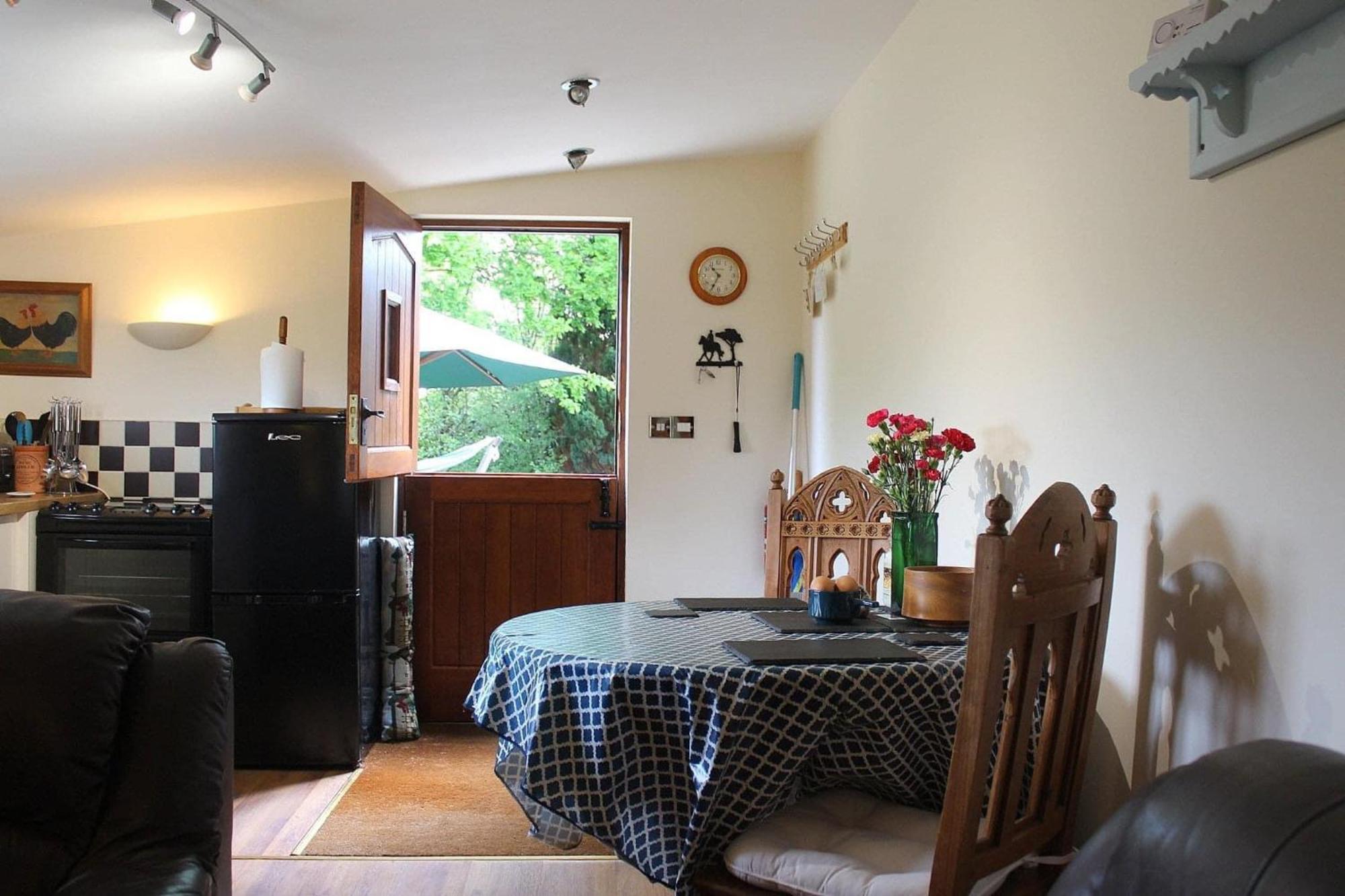 The Retreat Villa Llanrhaeadr-ym-Mochnant Bagian luar foto